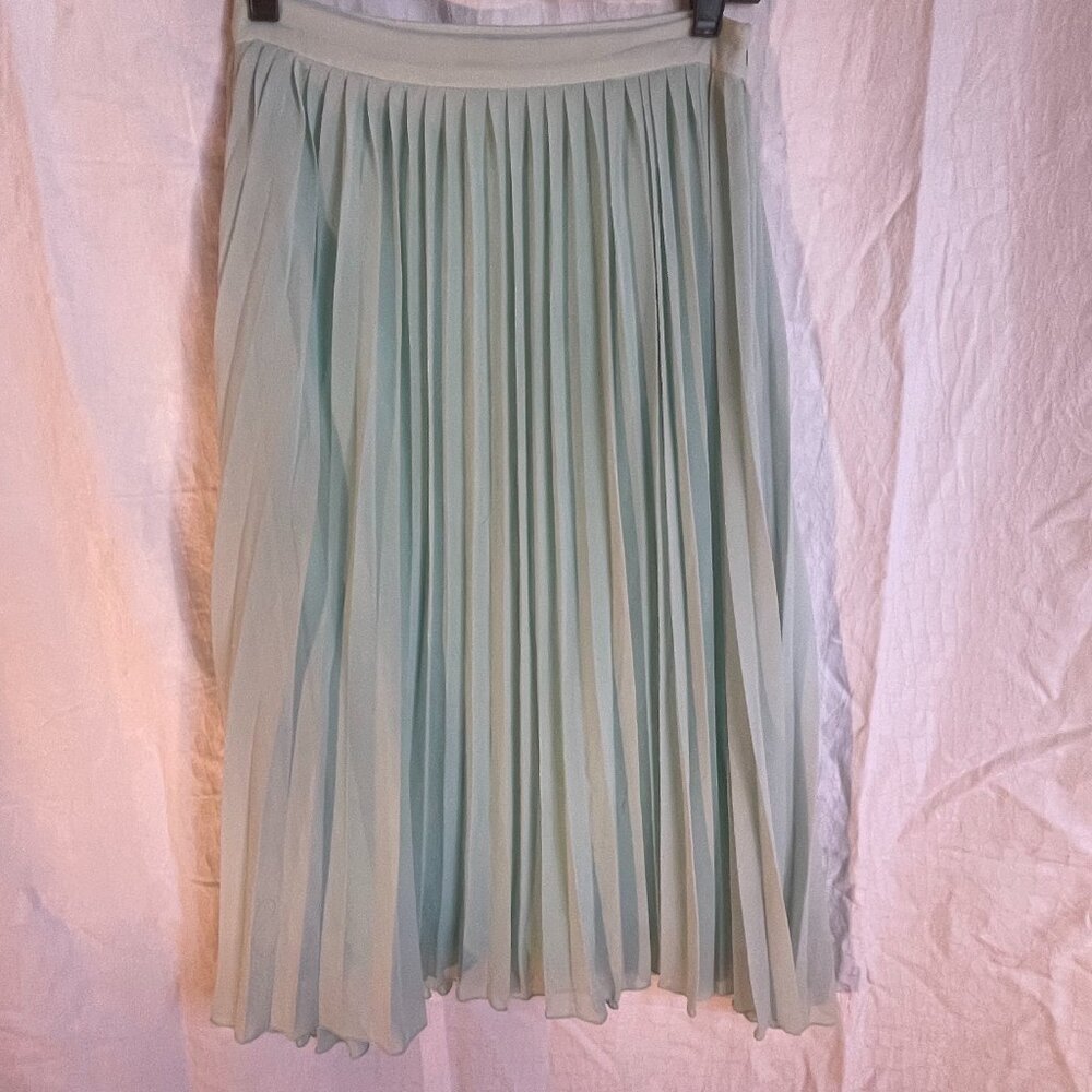 Green pleated skirt size S